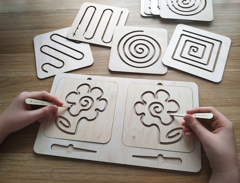 Reversible  tracing  board,  Montessori  educational  resource